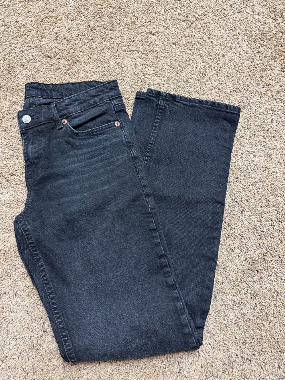Zara Women’s Black Straight-Leg Jeans